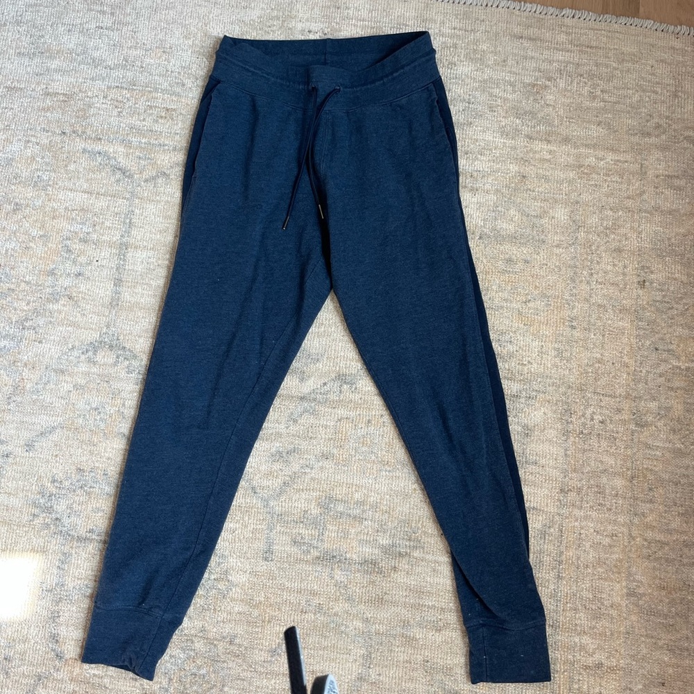 Tasc performance heathered navy lightweight joggers